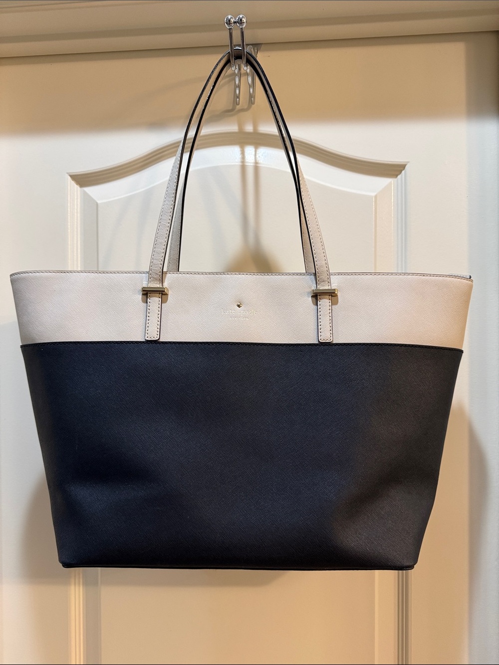Kate Spade Large Zipper Top Color-Block Black and Cream Tote Bag EUC